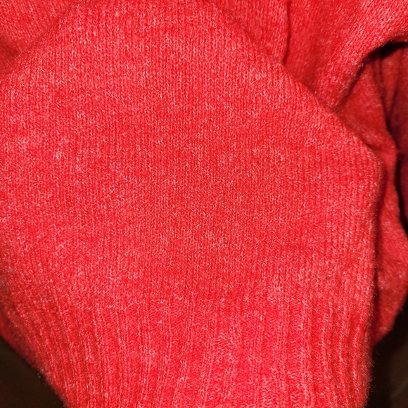 Holiday sweater - Picture 3 of 3